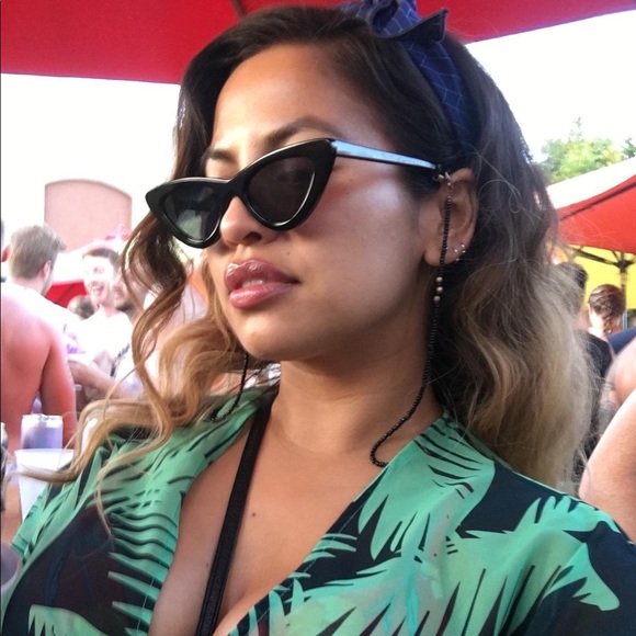 Meet the Posher Other - Meet your Posher, Christina